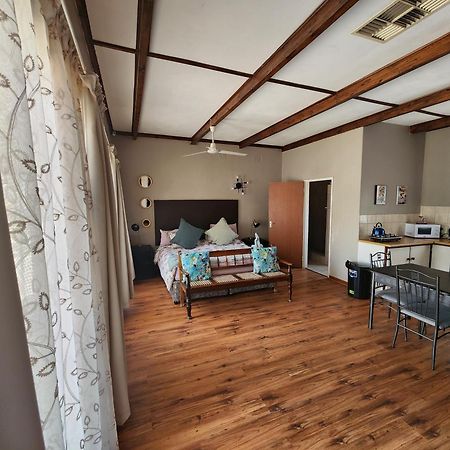 Midway Overnight Rooms Kimberley Exterior foto