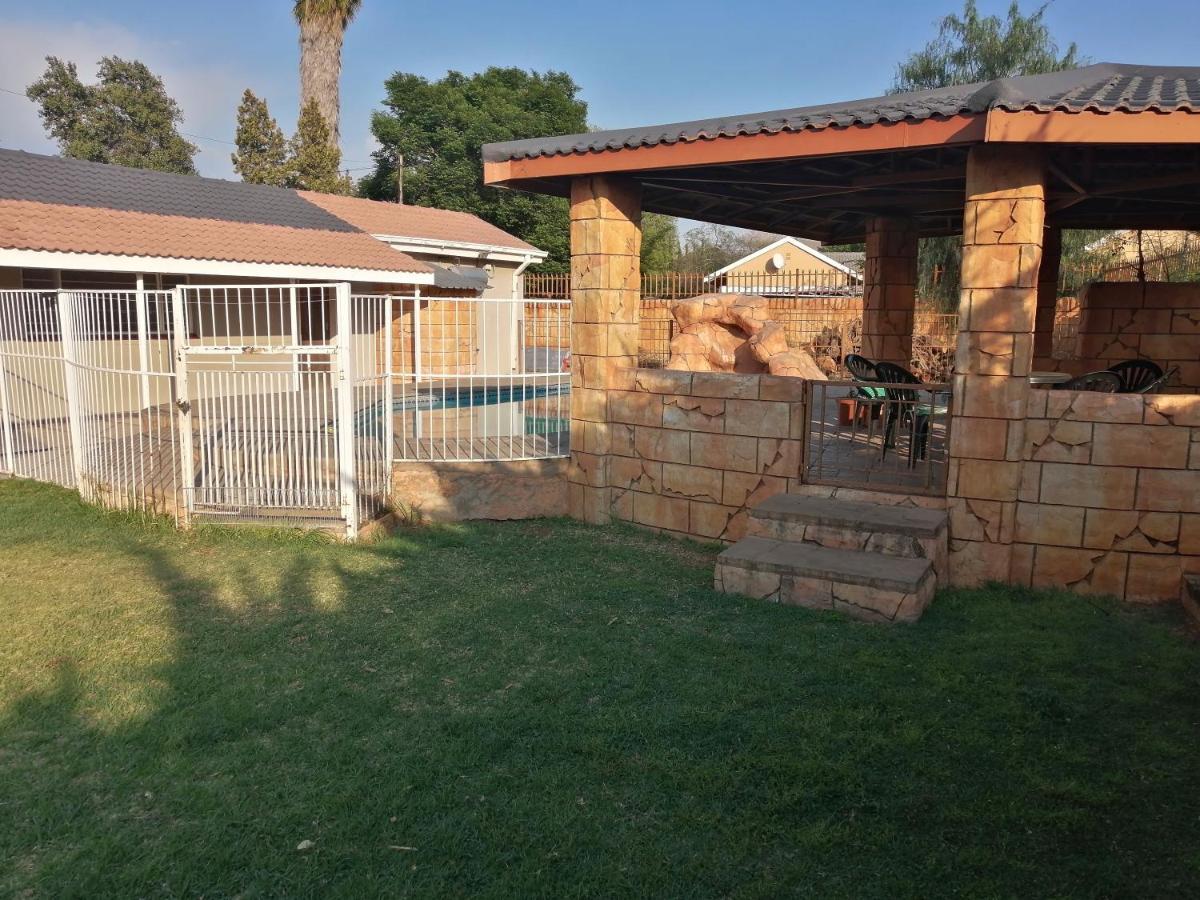 Midway Overnight Rooms Kimberley Exterior foto