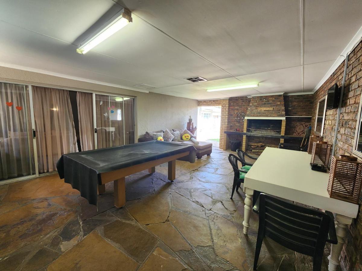 Midway Overnight Rooms Kimberley Exterior foto